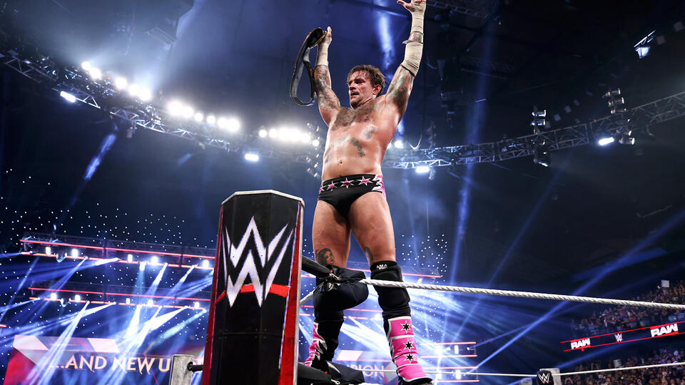 WWE RAW
